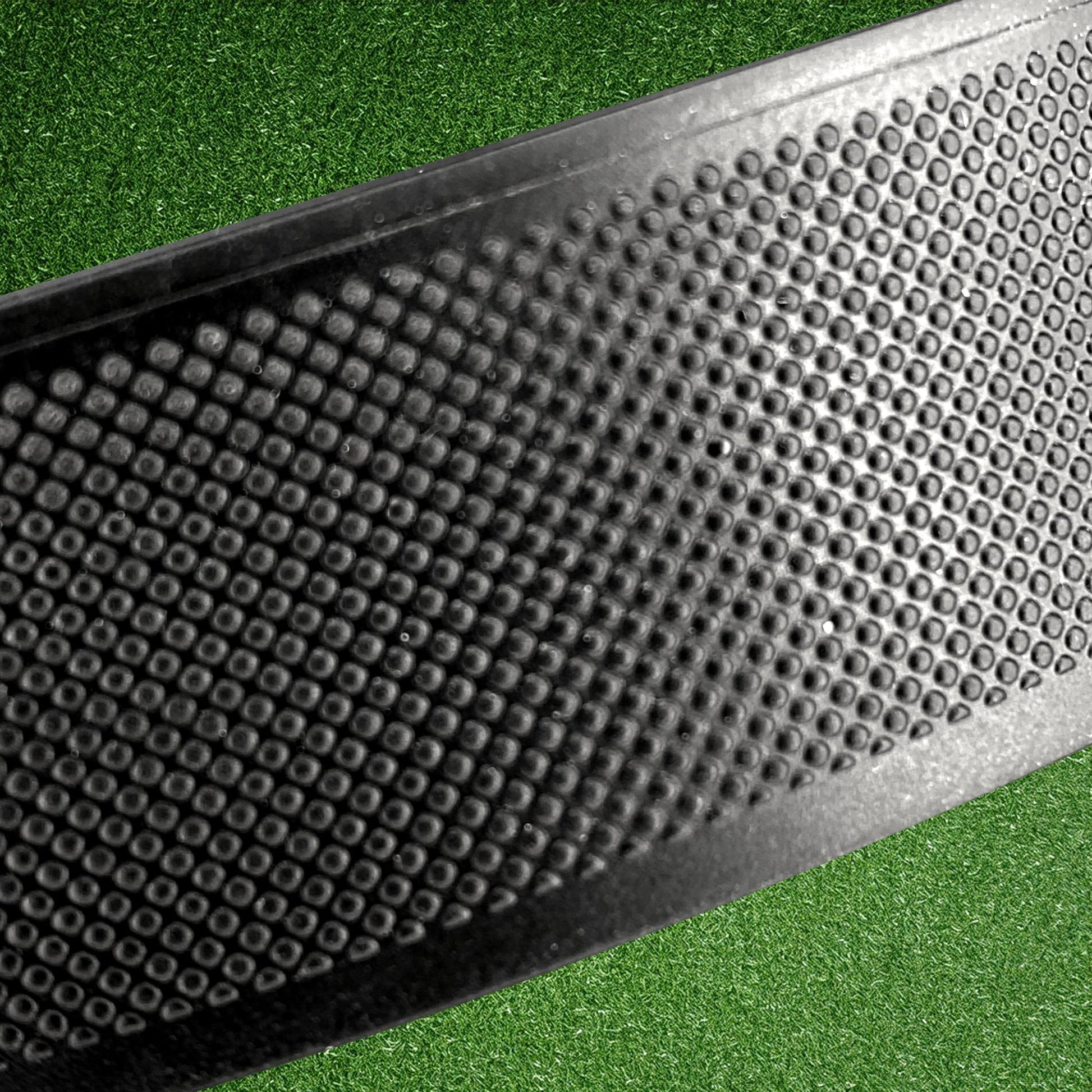 Putt-Puck ribbed edge