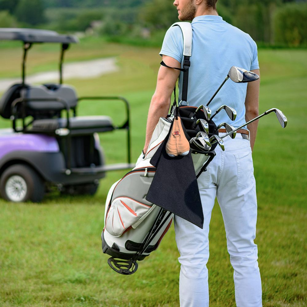 CADDYSACK on man's golf bag